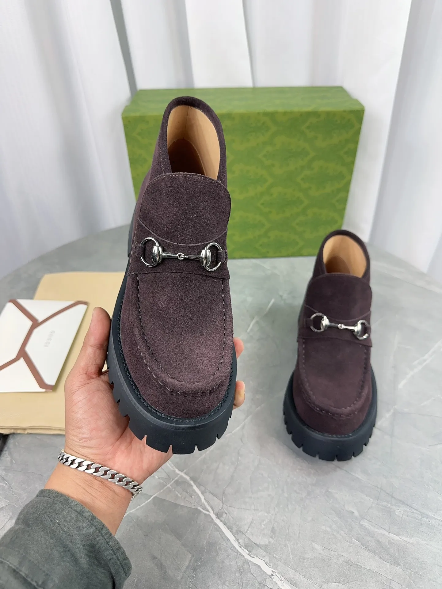 Men's shoes 💰620💰 New model from Gucci, double GG groove thick-soled loafers. The original version is made 1:1. Super beautiful quality, classic model at the counter. ❶Upper: original open-edge beaded cowhide ❷Inner lining: water-dyed cowhide ❸Feet: water-dyed cowhide ❹Outsole: ultra-light original sole ❺Thick sole heightening: 3.5cn ❻Packing: original packaging ❼Number: 35-42 (41 41 customized, non-refundable) Men's model: 38-46 (45, 46 customized, non-returnable)